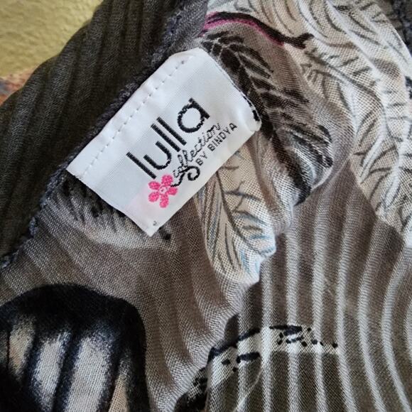 Lulla Collection By Bindya Lightweight Scarf Large Pleated Gray Pink Floral Soft - Picture 10 of 10